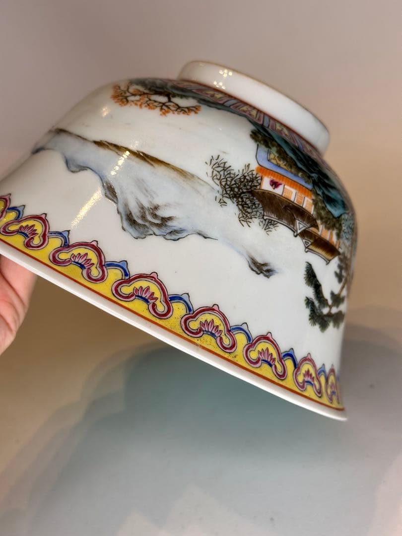 乾隆年製 底款 内側緑地 外側彩絵 人物風景文 碗 鉢古董品