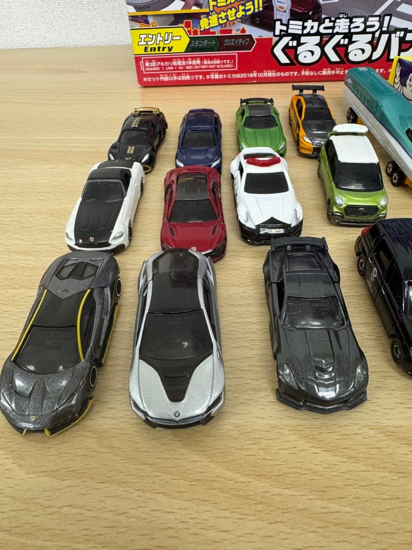 ぐるぐるバスタウン タウンどうろセット トミカ付き