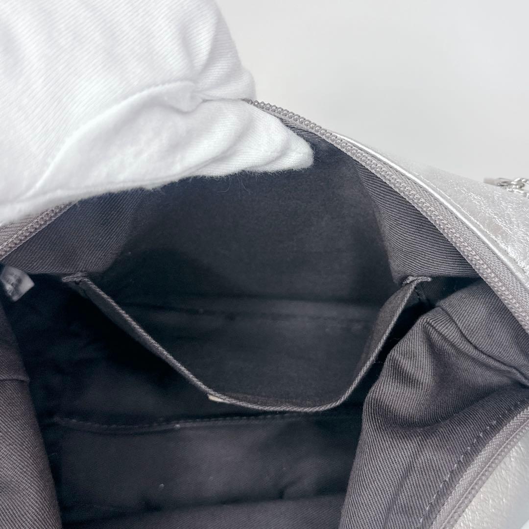 【人気商品】russet ショルダーバッグ　シルバー　ラウンドショルダー　レザー