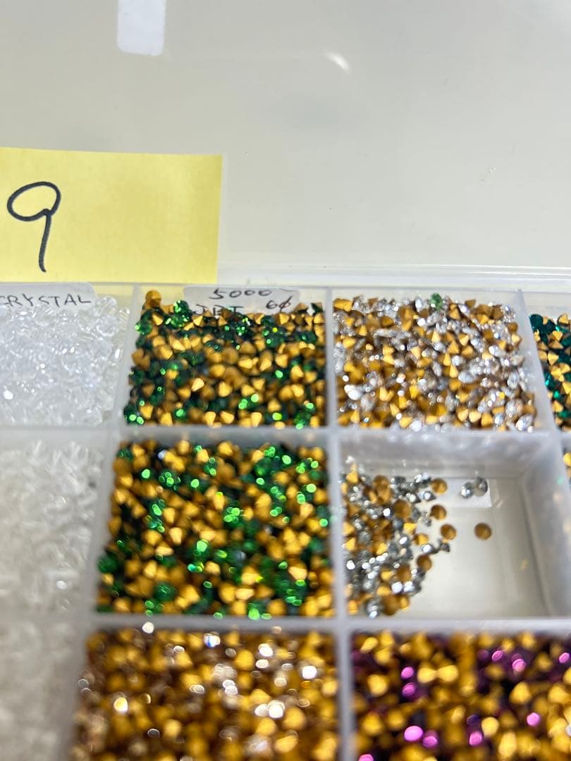 スワロフスキー　no9