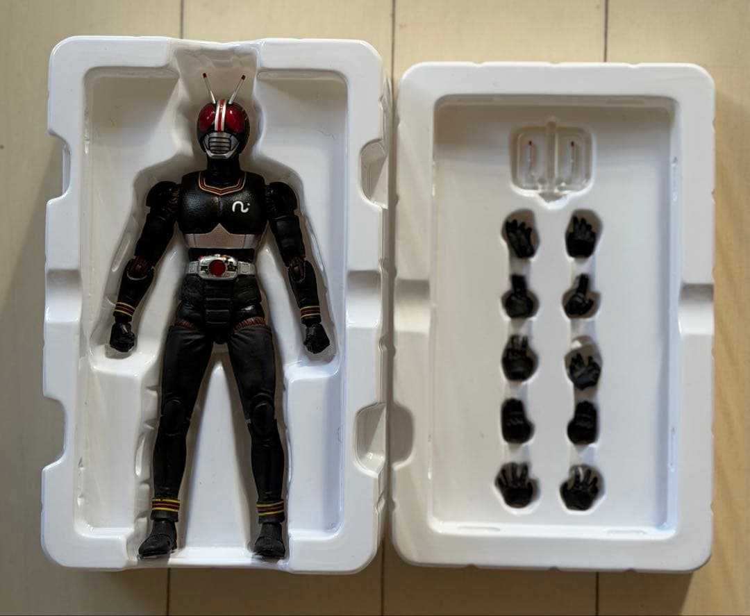 バンダイ S.H.Figuarts 真骨彫製法　仮面ライダーBLACK