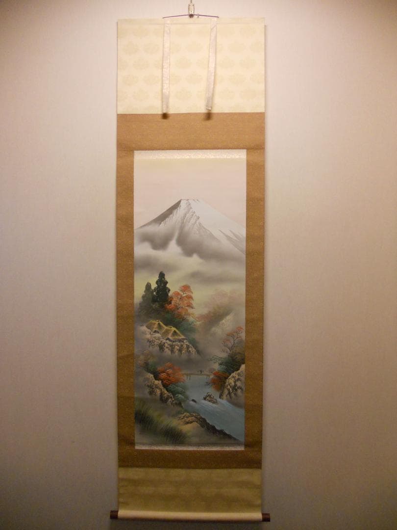 掛け軸 松泉 急流錦繍之図 絹本 希少 軸装 茶道具 掛軸 美品 です。