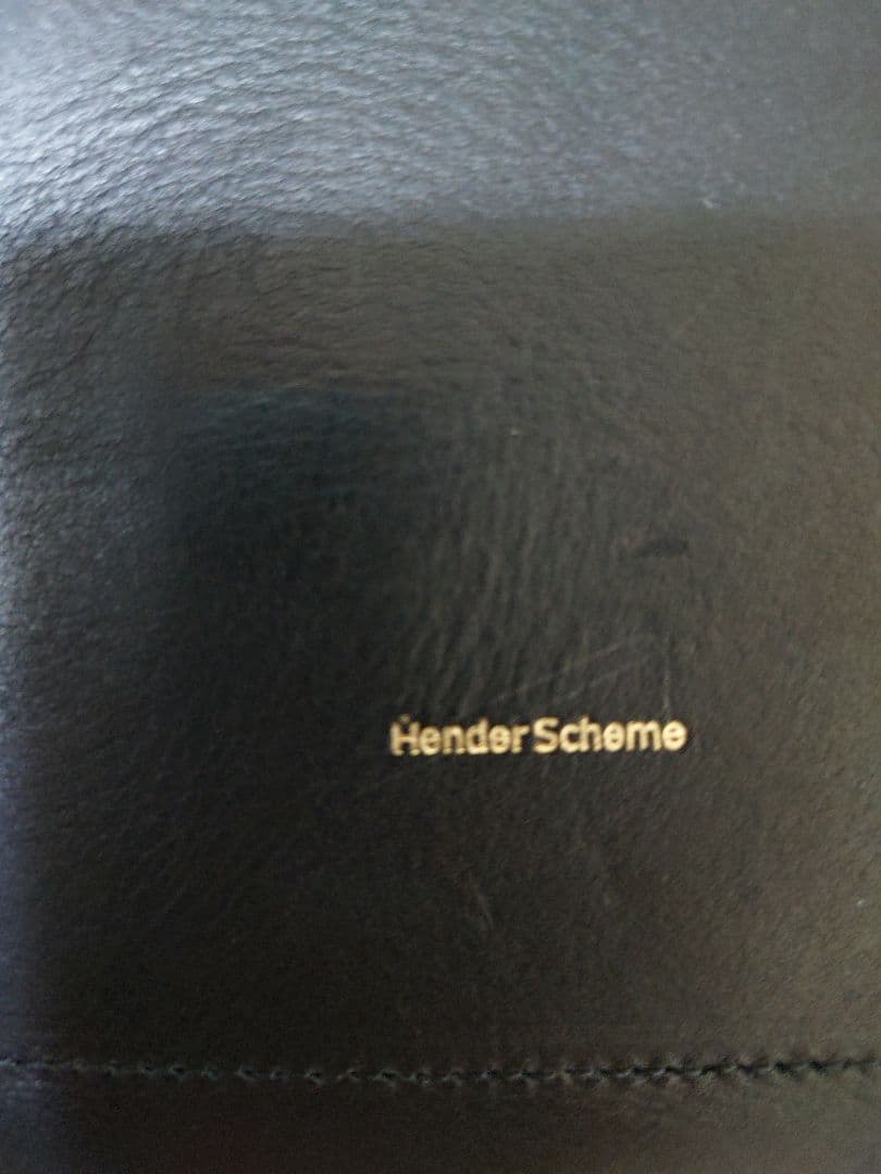 エンダースキーマ　バック　黒　牛革　男女兼用