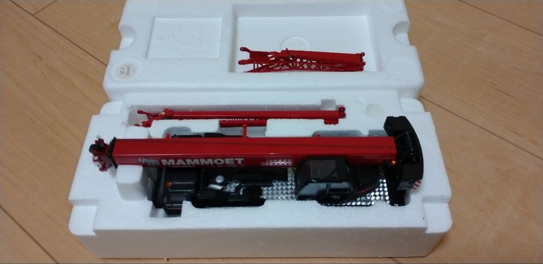 NZG製 DEMAG AC 35 マムートカラー