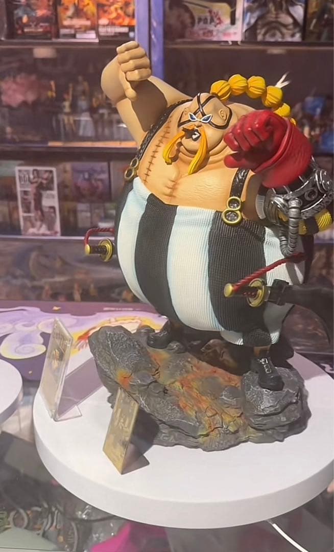 ONE PIECE ワンピース クイーン【人形態】 フィギュア ガレージキット