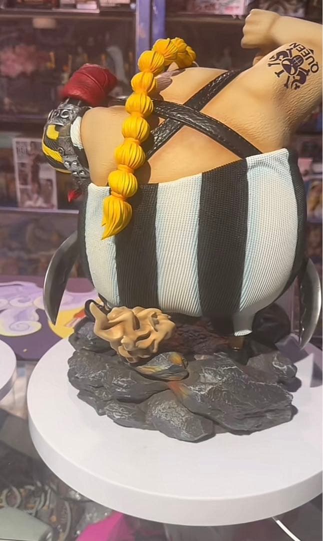 ONE PIECE ワンピース クイーン【人形態】 フィギュア ガレージキット