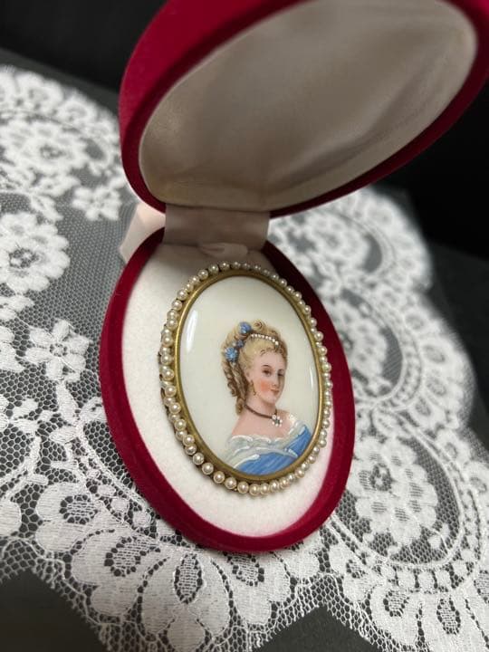 シュウシュウ様専用】リモージュ 貴婦人 ブローチ アンティーク - メルカリ