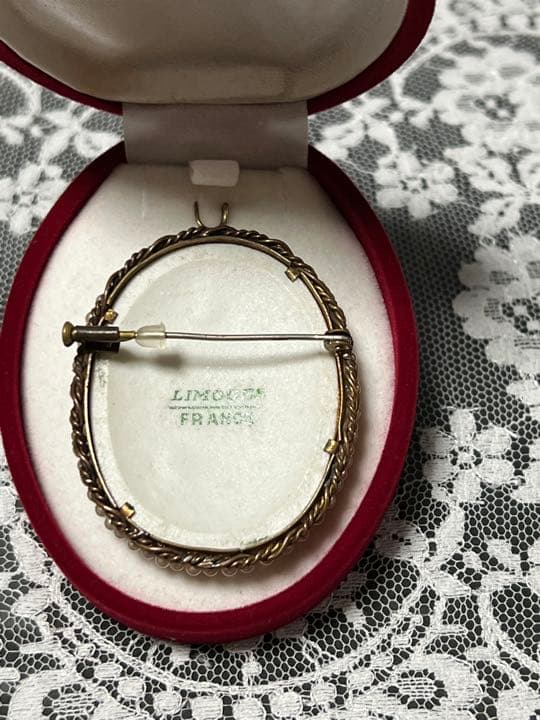 シュウシュウ様専用】リモージュ 貴婦人 ブローチ アンティーク - メルカリ