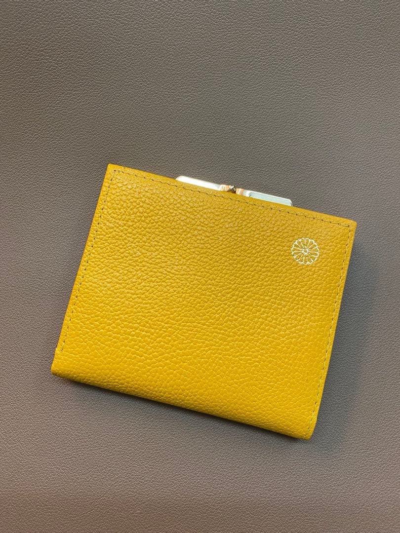 皇居財布 二つ折りがま口 イエロー - メルカリ