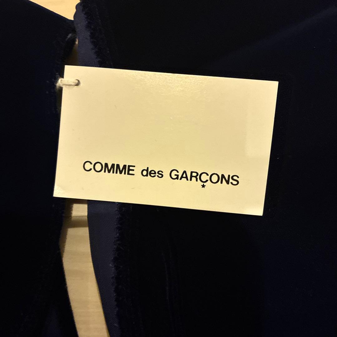 週末タイムセール☆COMME des GARÇONS ネイビートップス