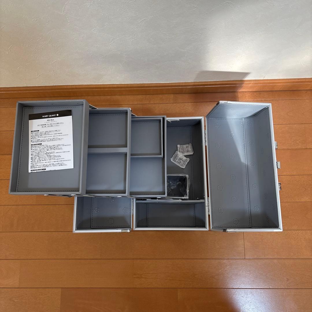 MARY QUANT シルバー メイクボックス