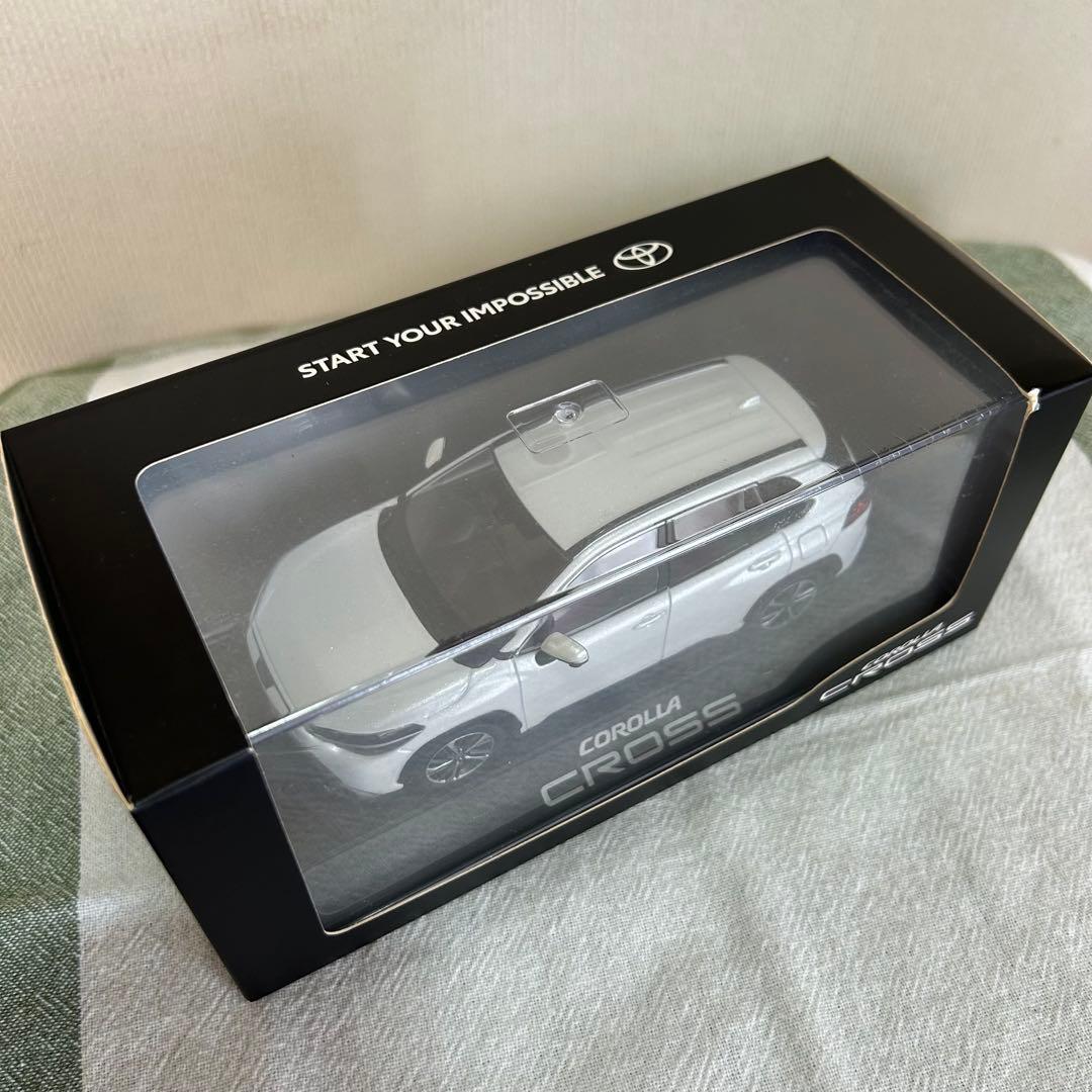 1/30 トヨタ カローラクロス　前期　カラーサンプル 非売品