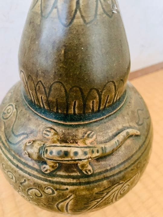 南蛮焼物青磁瓶