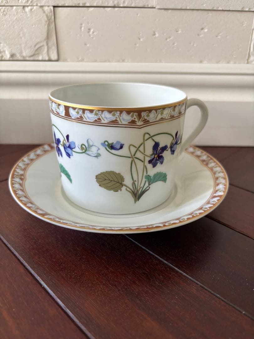 アビランド 大きめカップ&ソーサー アンペラトリス リモージュ - メルカリ