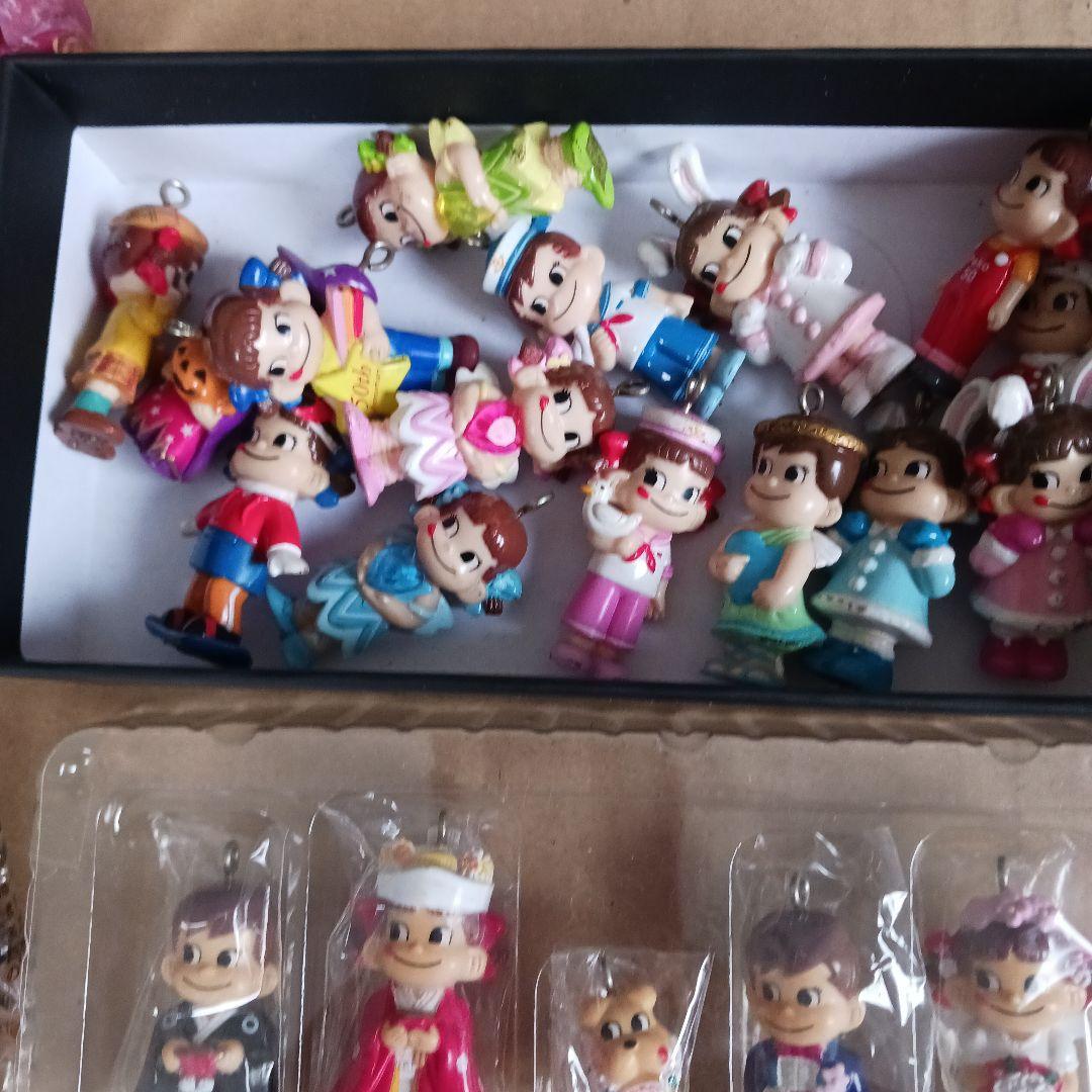 ペコちゃん、北海道限定ファイターズリカちゃん フィギュアセット20個