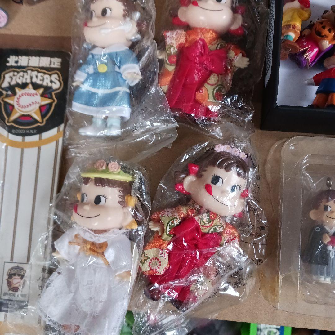 ペコちゃん、北海道限定ファイターズリカちゃん フィギュアセット20個