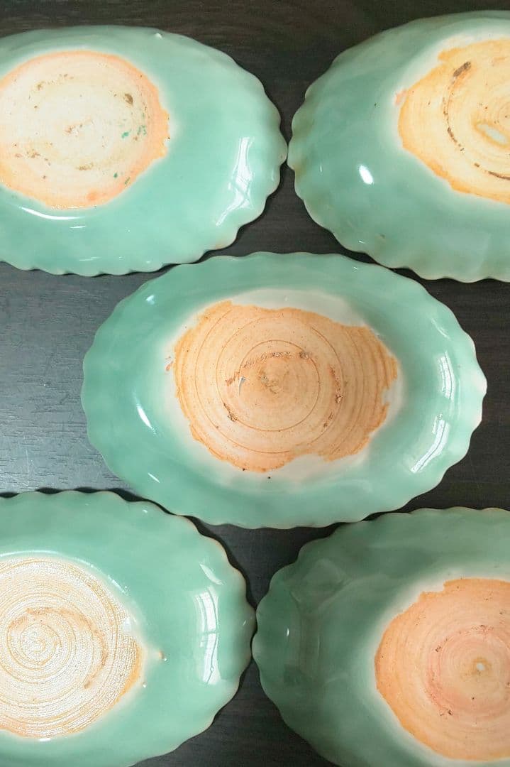 古伊万里 青磁 手書色絵染付 牡丹蝶文 菊花長皿 木箱