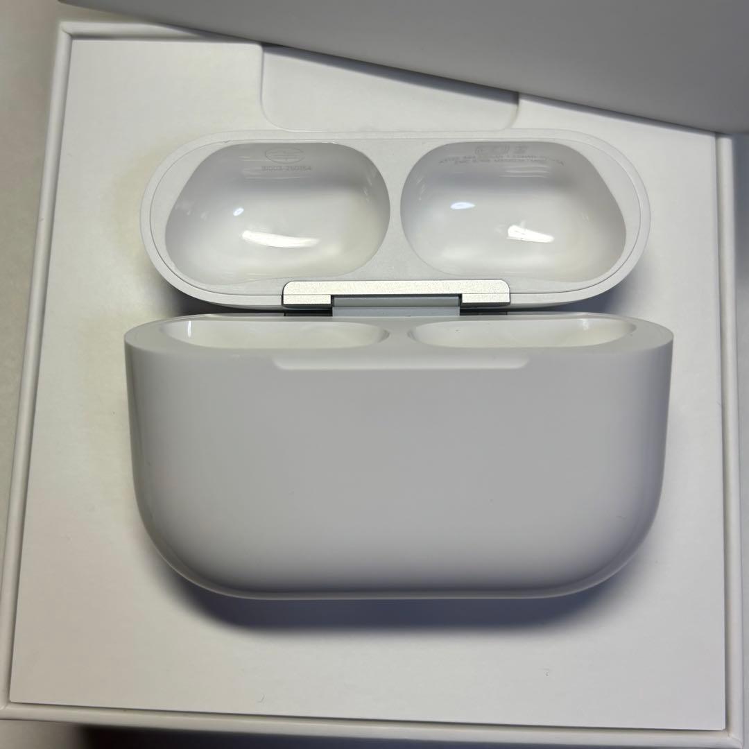 Apple AirPods Pro 第3世代 充電ケース A3122 極美品 - メルカリ
