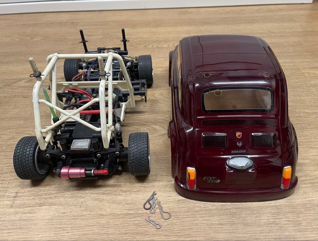 タミヤM01シャーシ電動FFラジコン　フィアットアバルトボディー