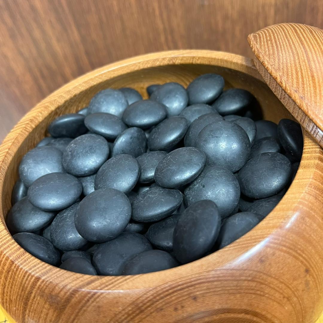 囲碁 碁盤と碁石のセット 脚付碁盤 本格的 高級碁盤 木製カバー(桐覆い)付き