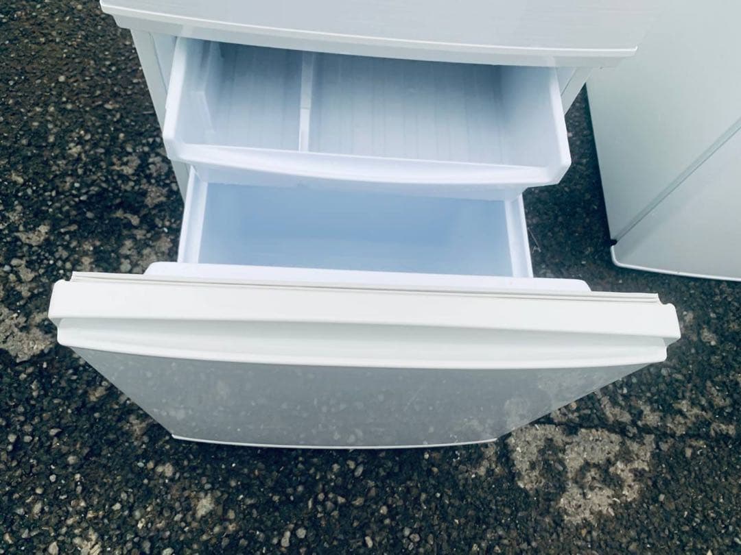 送料設置無料　SHARP ノンフロン冷凍冷蔵庫　SJ-D14F-W