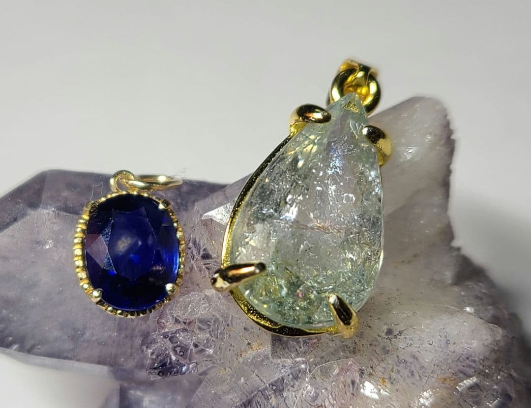 ニケ☆★スリランカ産ブルーサファイア、トルマリン★ペンダントトップオーダー ニケ☆様専用☆スリランカ産ブルーサファイア、トルマリン☆ペンダント