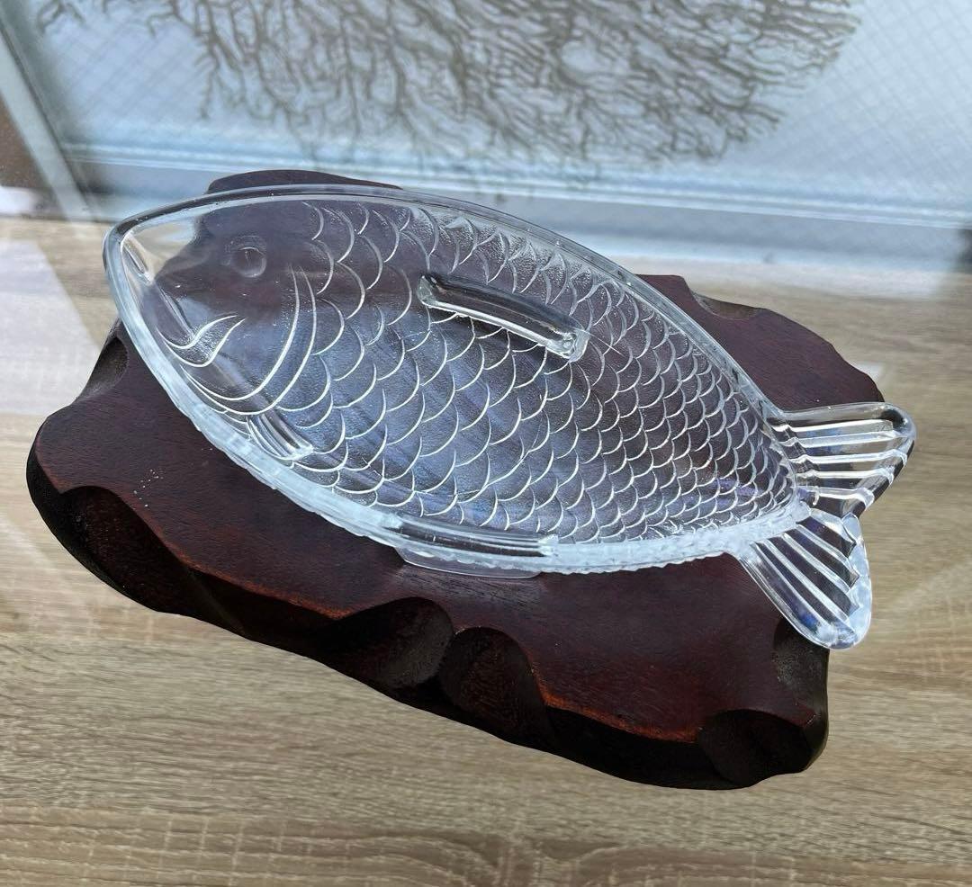 骨董 時代ガラス 希少 魚型 鯉 下駄脚付 プレスガラス 長皿 刺身皿 1