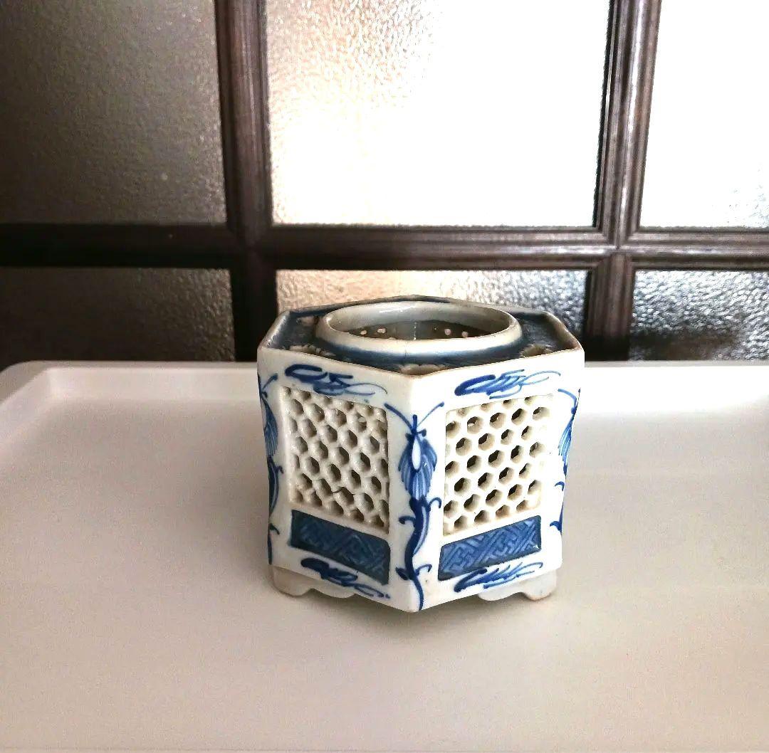 古伊万里　染付六角透かし盃台 伊万里 染付 大きめ 金縁六角透かし盃台 - 生活骨董と古布の