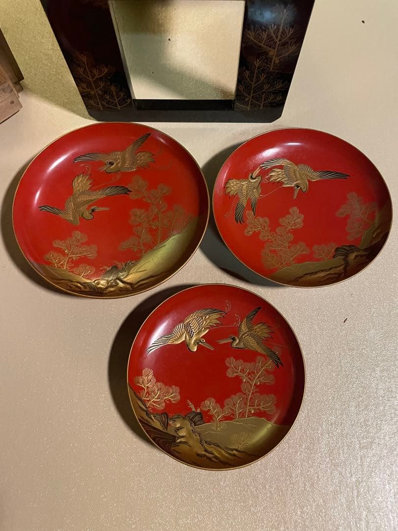 旧家蔵 黒漆塗 山水群鶴蒔絵 花月台 時代箱付・蒔絵盃台・大中小 三盃 時代物