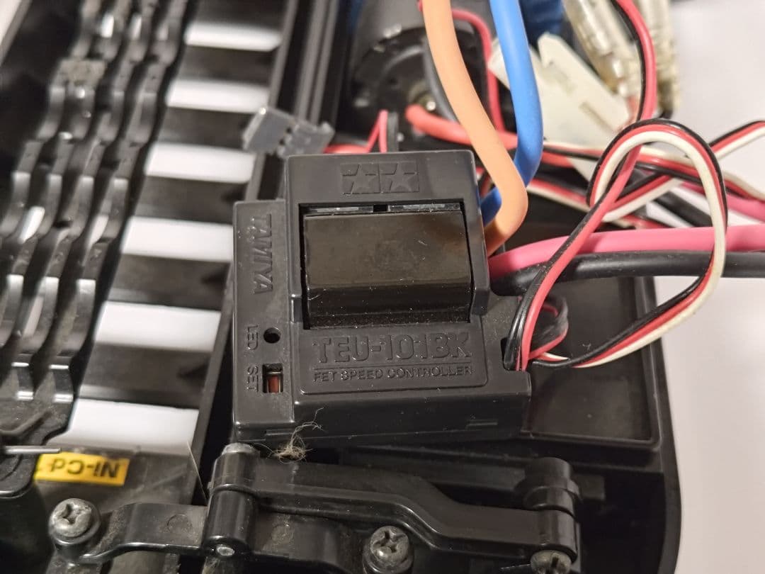 タミヤ　TT-01 メカ、ボディつき