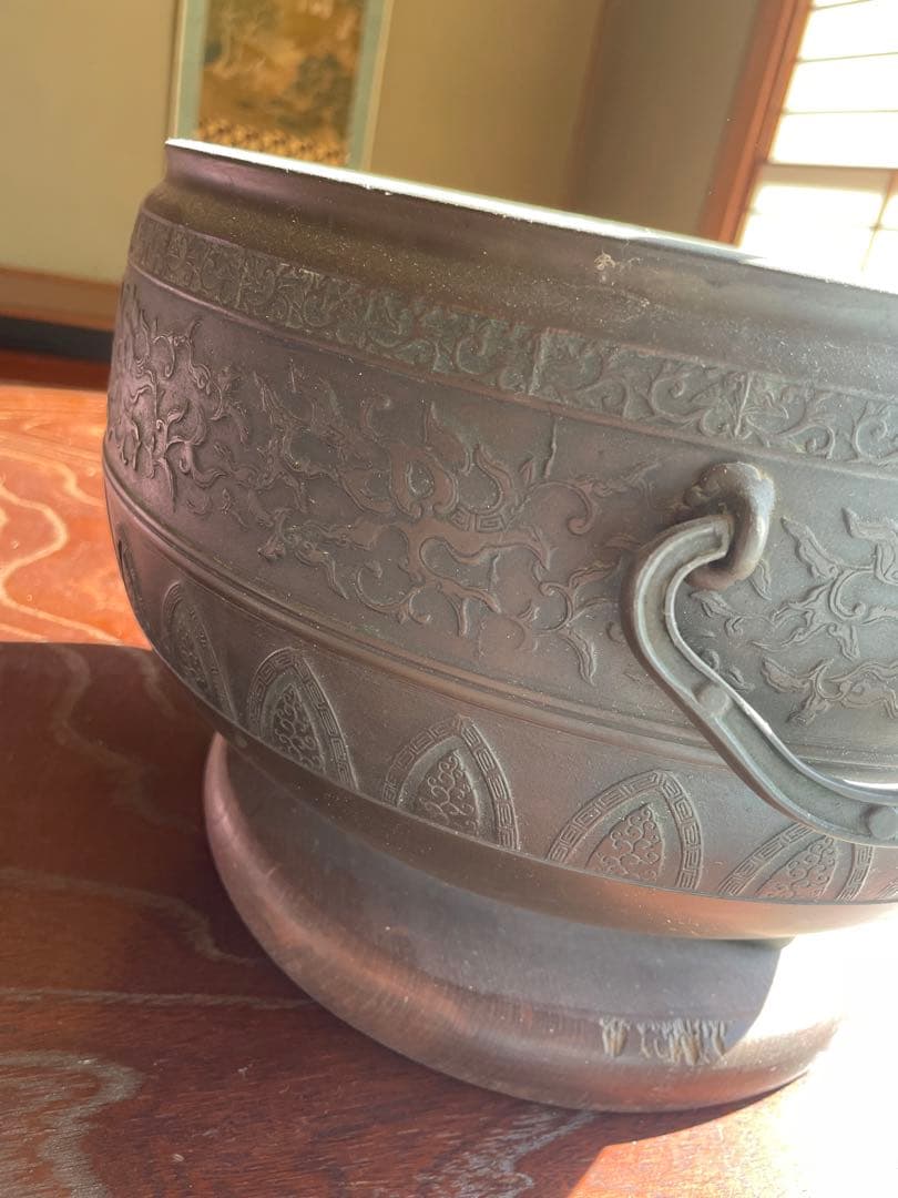骨董品 希少 鉄製 火鉢 彫刻模様