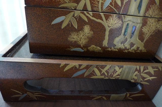 漆塗り重箱 花鳥風月 金箔装飾 木製漆器 時代物 重箱 螺鈿 松竹梅 高価な逸品