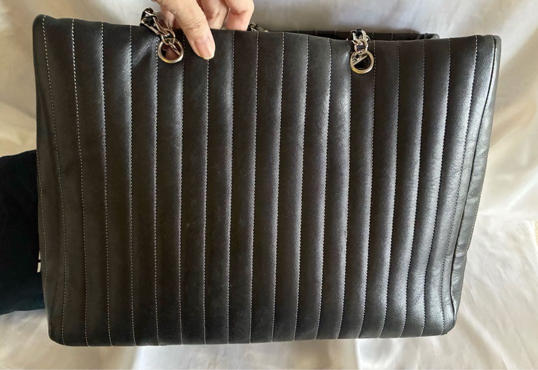 早い者勝ち♡CHANEL マドモアゼル ラムスキン チェーントートバッグ