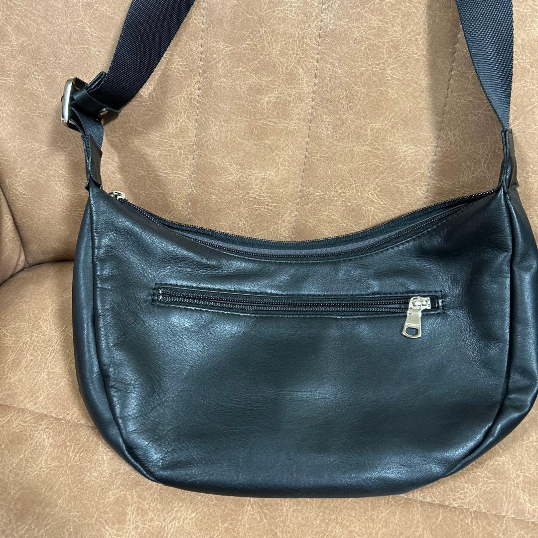 【美品】russet✨ラシットのソフトレザーラウンドショルダーバッグ　BLACK
