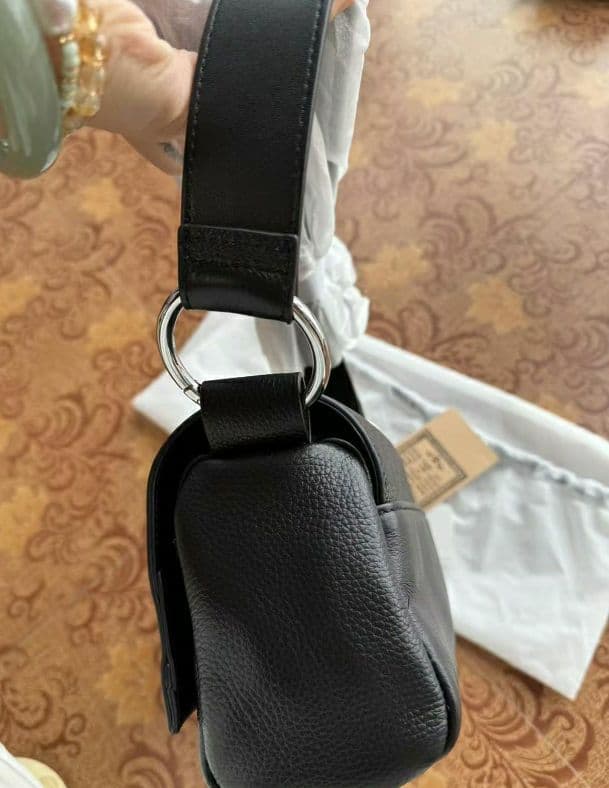 ビアズリー レザーリングボディバッグ ブラック