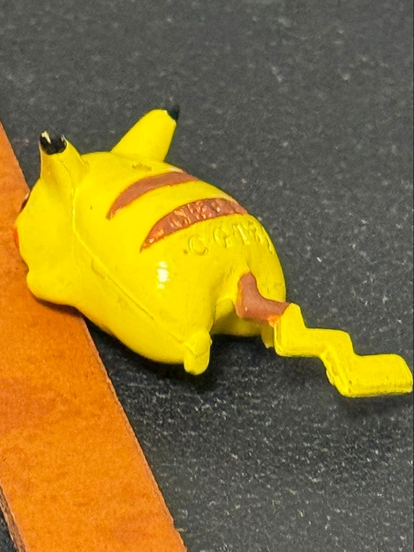 ピカチュウ フィギュア