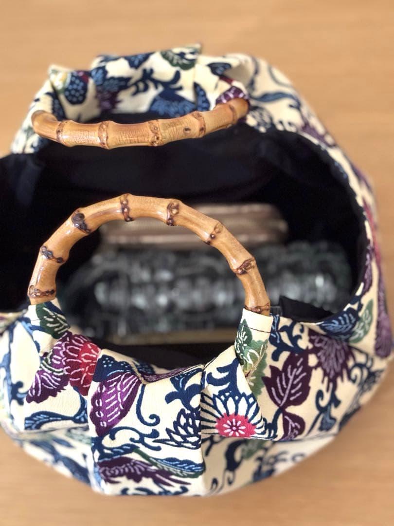 和装バック　着物バック　琉球紅型　紅型生地　菊と蝶（白)入学卒業結婚式七五三振袖