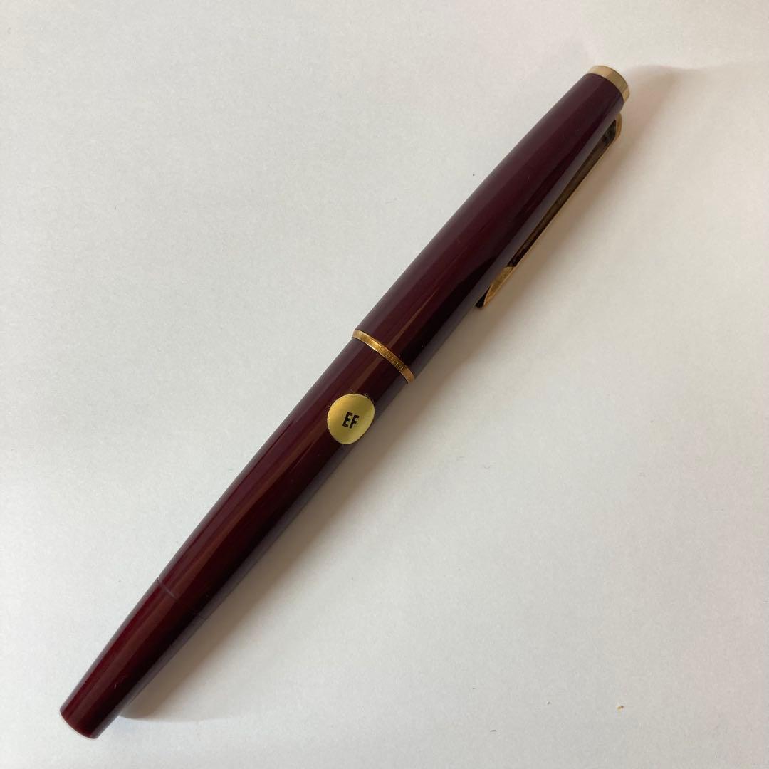 未使用モンブラン万年筆赤ワイン色・ペン先EF(細字)⭐︎