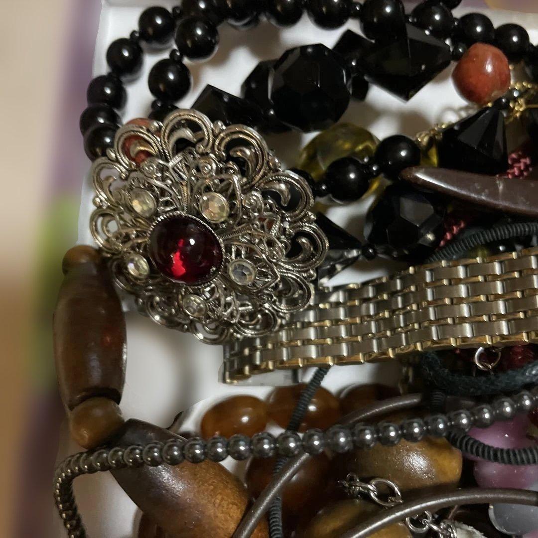 ひろ　　遺品整理　大量アクセサリーまとめ ミッシェルクランネックレスあり