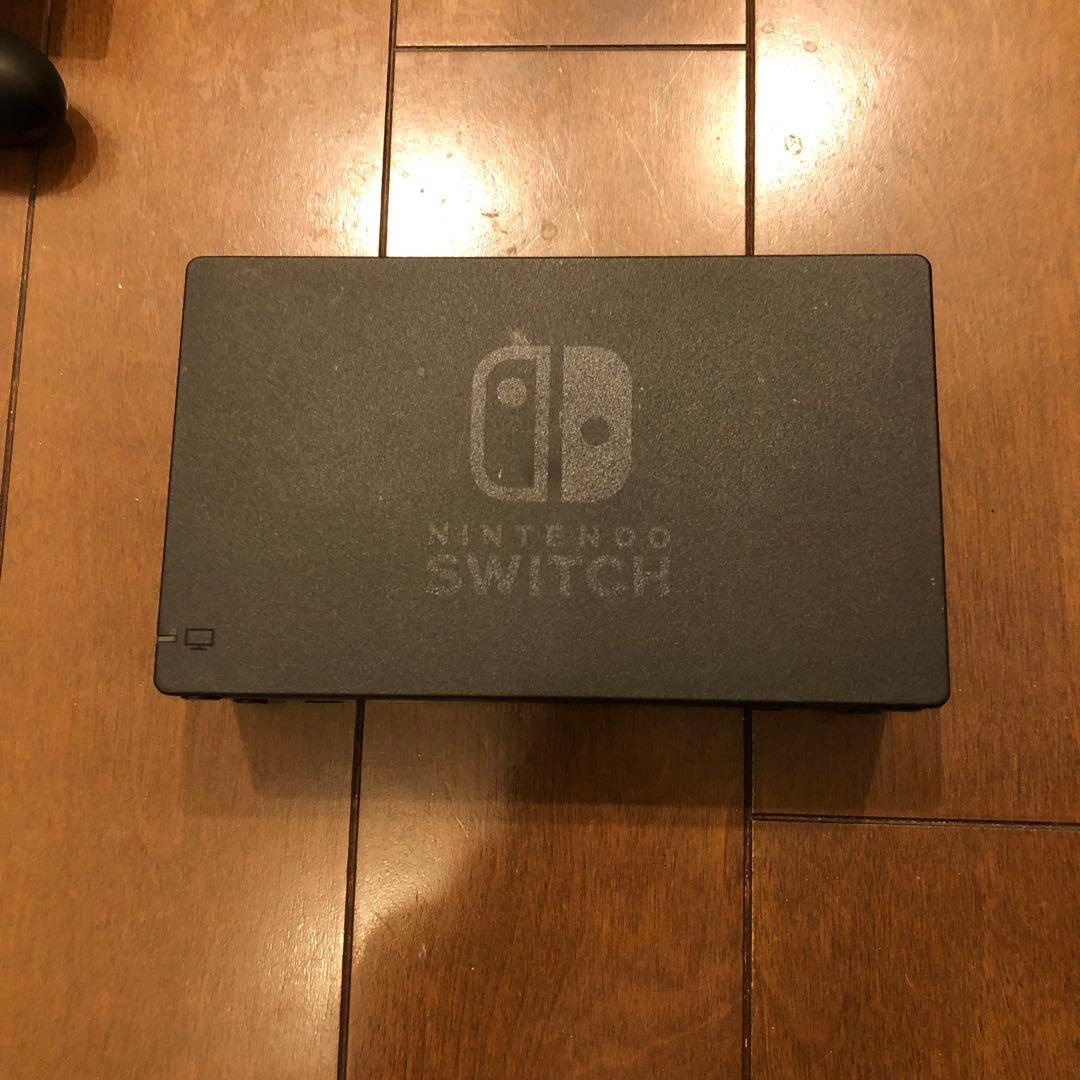 Nintendo Switch 本体 + 付属品（ジョイコンを除く）