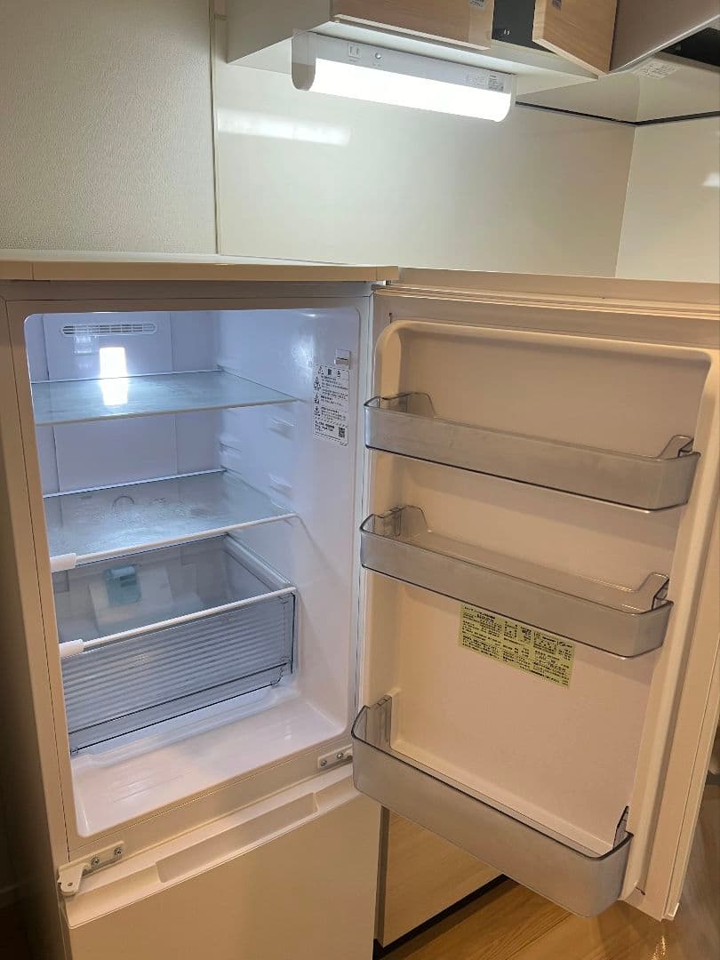 美品／シャープ 2ドア冷蔵庫 179L 2024年 SJ-D18P-W 単身用