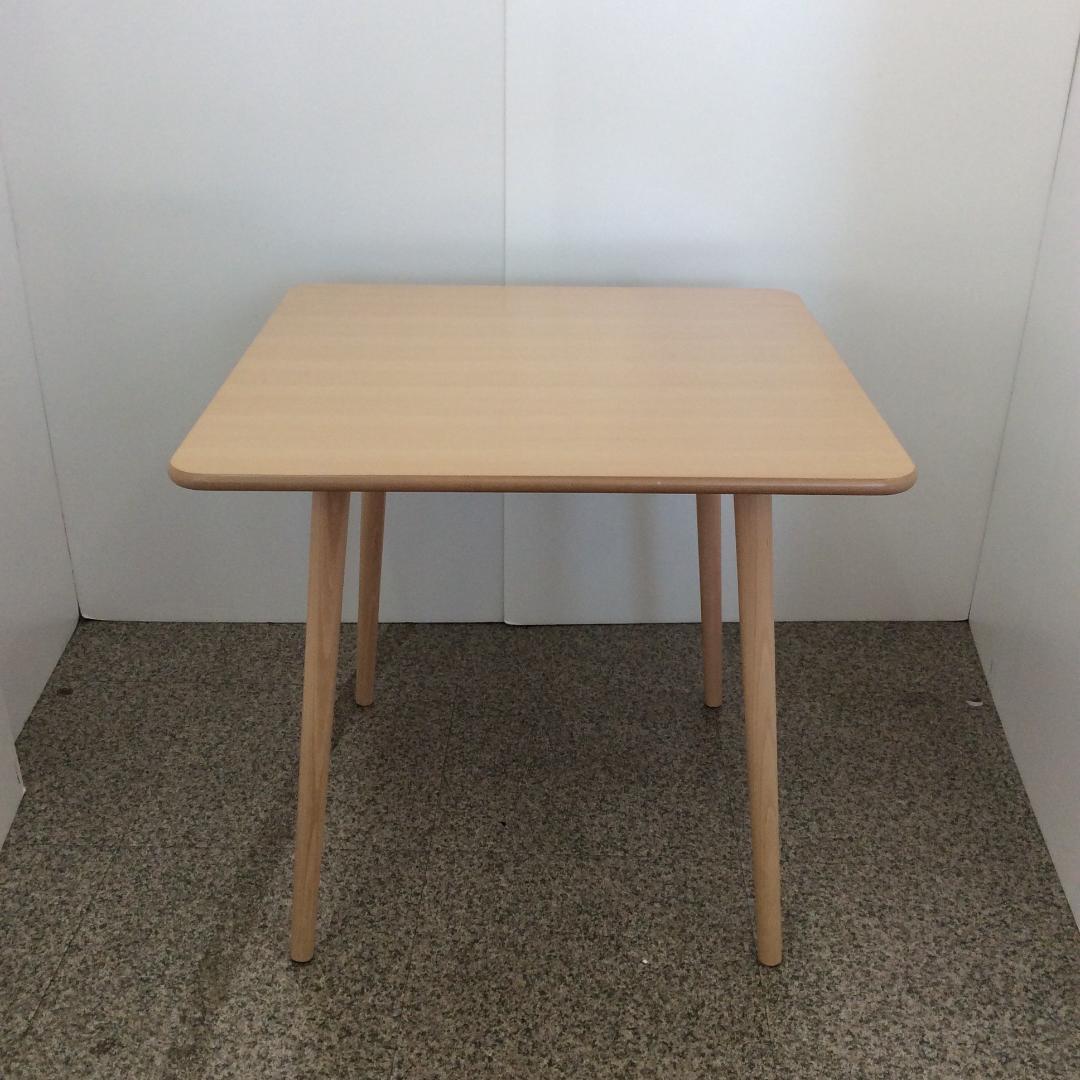 TON ウィンザーダイニングテーブル 正方形 ナチュラル色