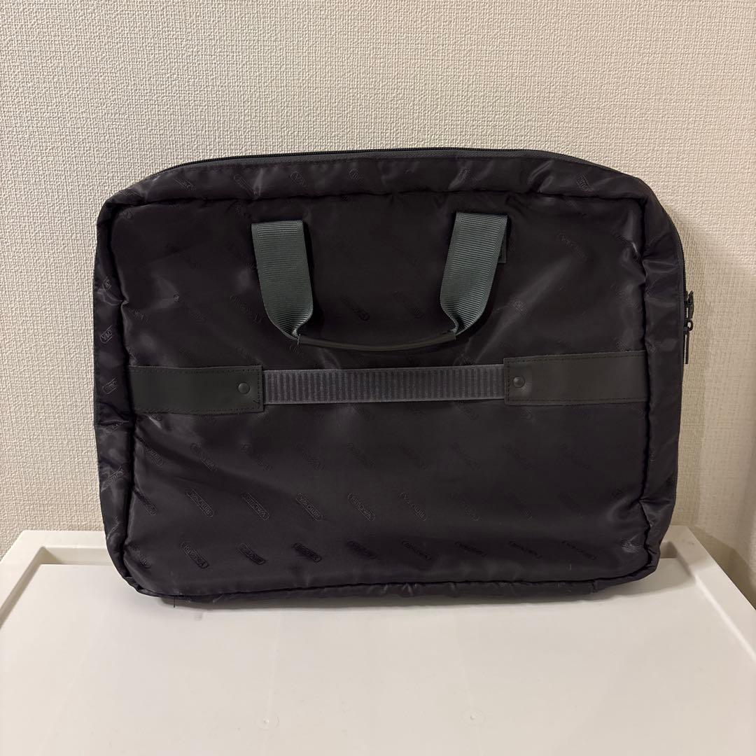 リモワ サルサデラックス 23L 機内持ち込み 4輪 TSAロック 前面