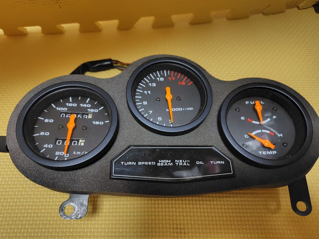 スズキT250スピードメーター、エキパイ