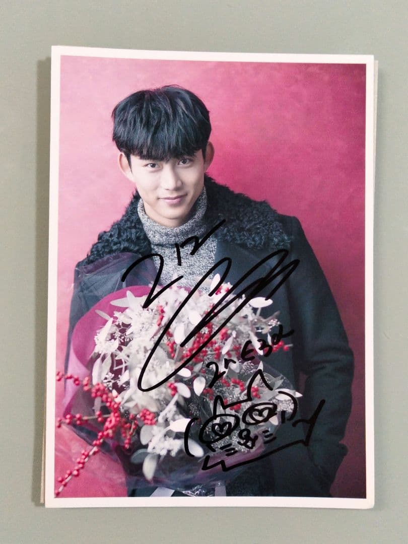 セール中…テギョン直筆サイン入り2Lサイズ写真 Ok Taecyeon、 - メルカリ