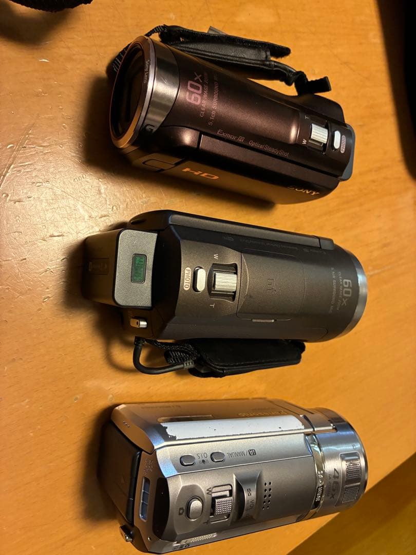 ビデオカメラ3点+三脚＋アタッシュケース+ケーブル