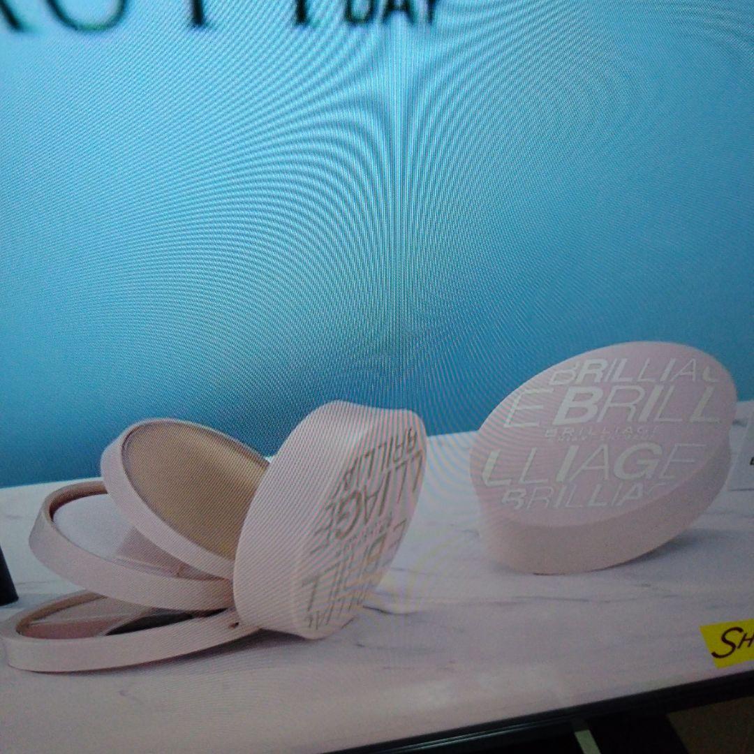 ブリリアージュ新パウダリーファンデオーセンティックウーマンエフォートレスシック