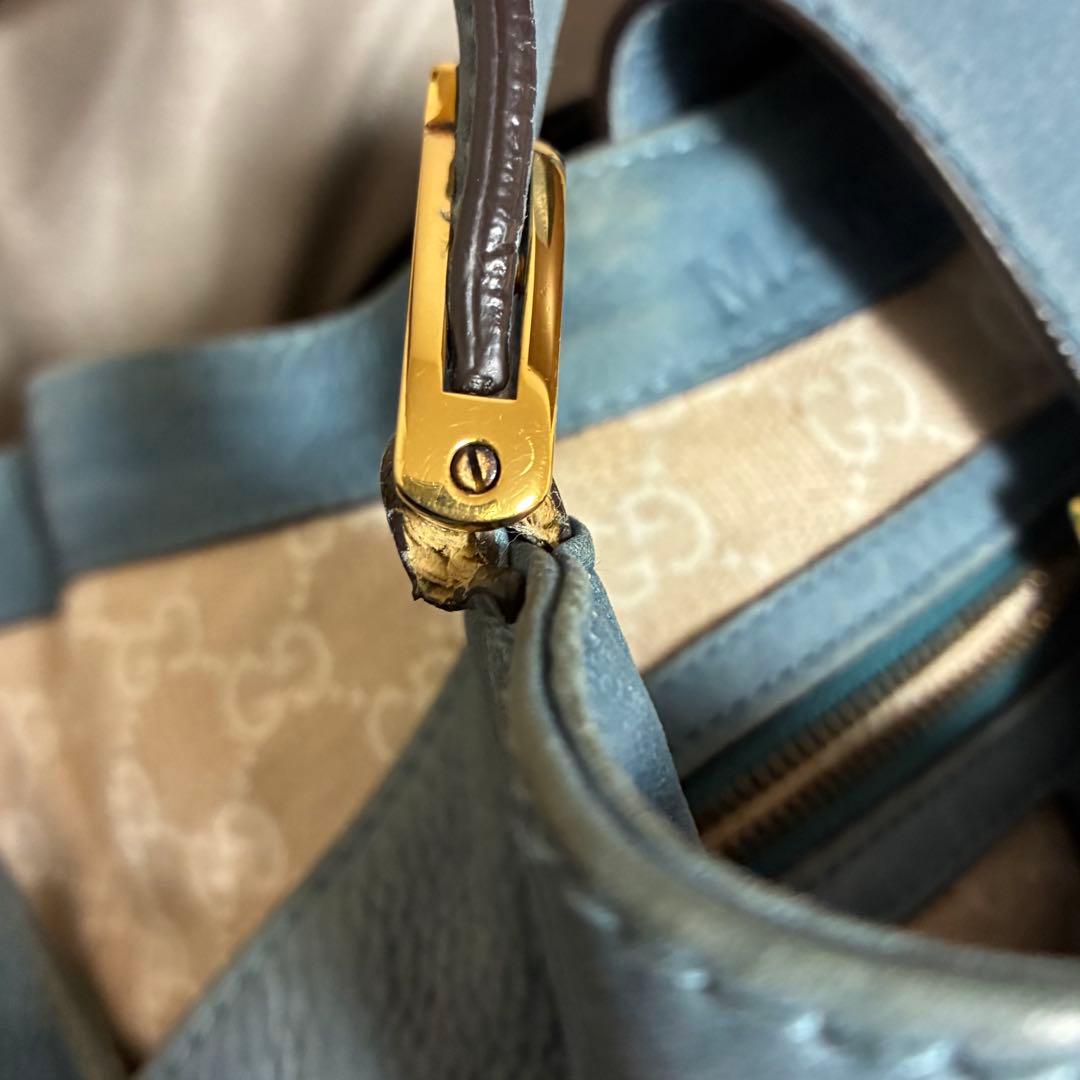 GUCCI レザー ソフトスティラップ A4収納可能