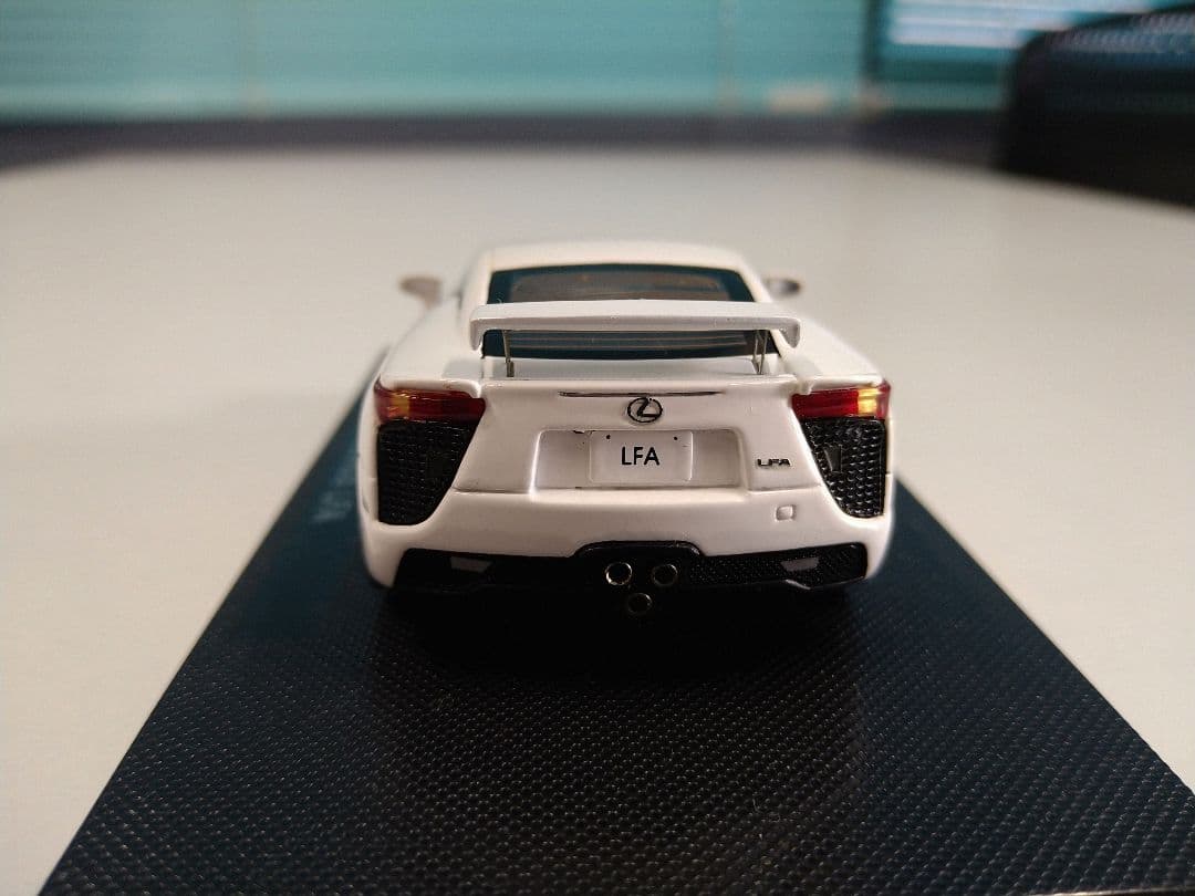 エブロ 1/43レクサス LFA レジン製