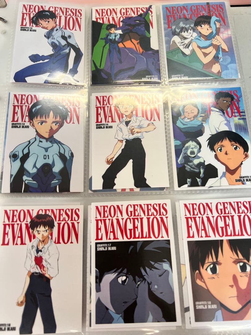 33,000円です。新世紀エヴァンゲリオン トレーディングカードセット